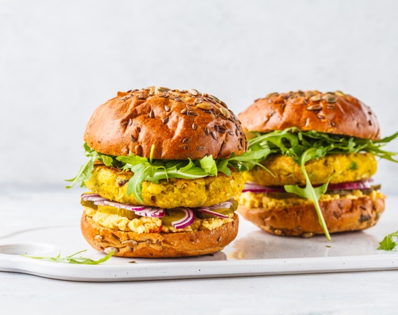 Chickpea Burger w Arugula Salad