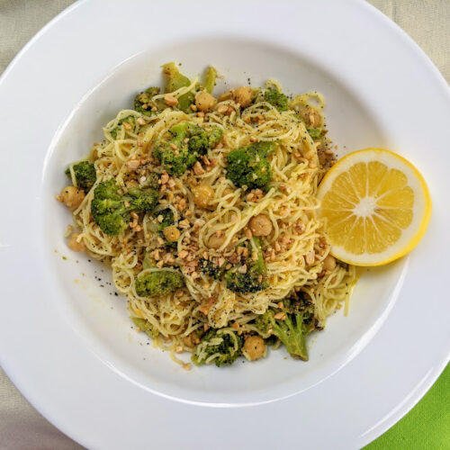 5 ways to use nutritional yeast we eat. live. do. well